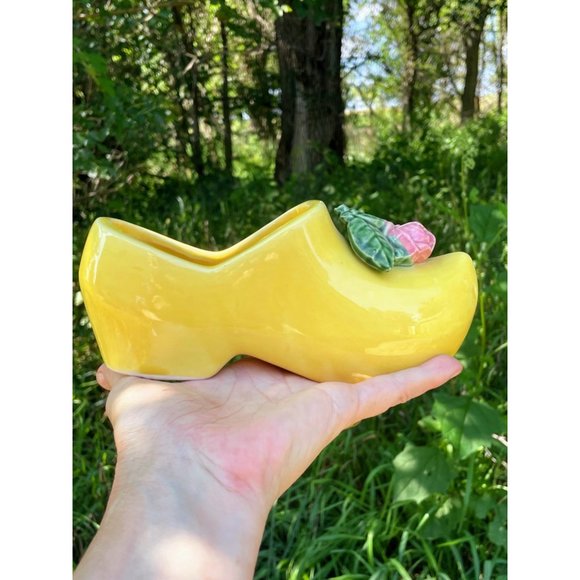 Vintage 1950s MCoy Yellow Clog Shoe Planter With Rose - Picture 10 of 11